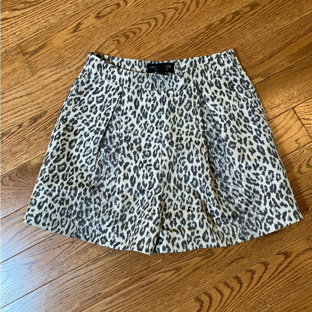 Giambattista Valli Leopard Print High-Waisted Shorts
